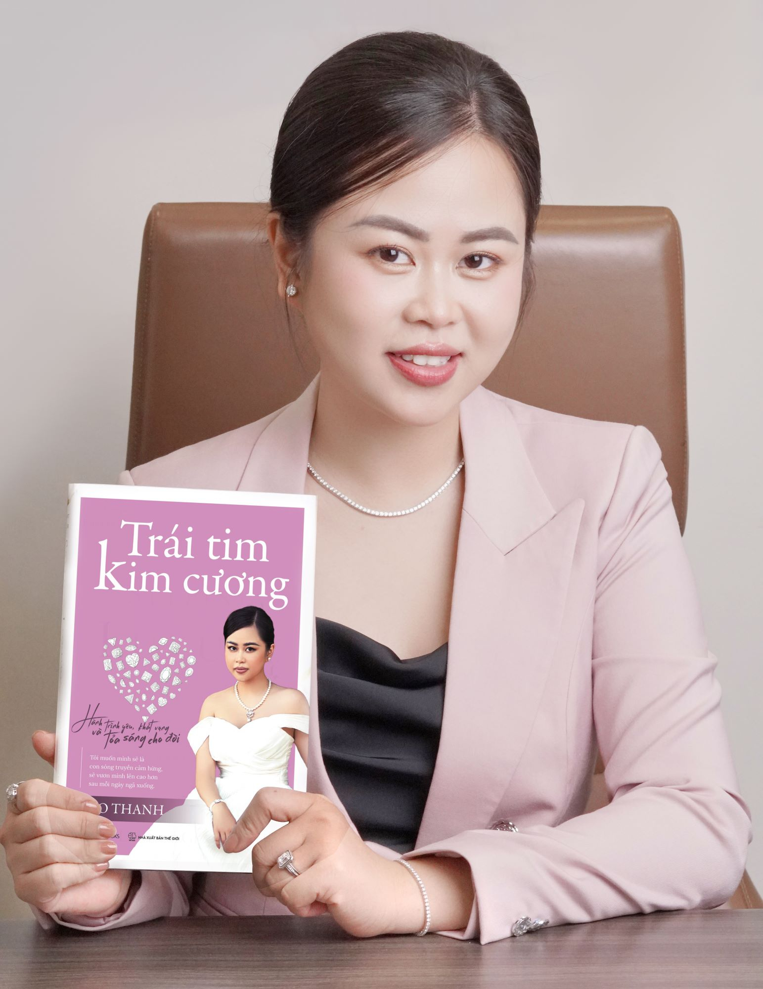 HÀNH TRÌNH TỪ KHÓ KHĂN ĐẾN THÀNH CÔNG CỦA CEO CAO THANH - TÁC GIẢ “TRÁI TIM KIM CƯƠNG”